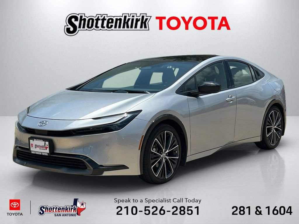 Used 2024 Toyota Prius XLE FWD image 1
