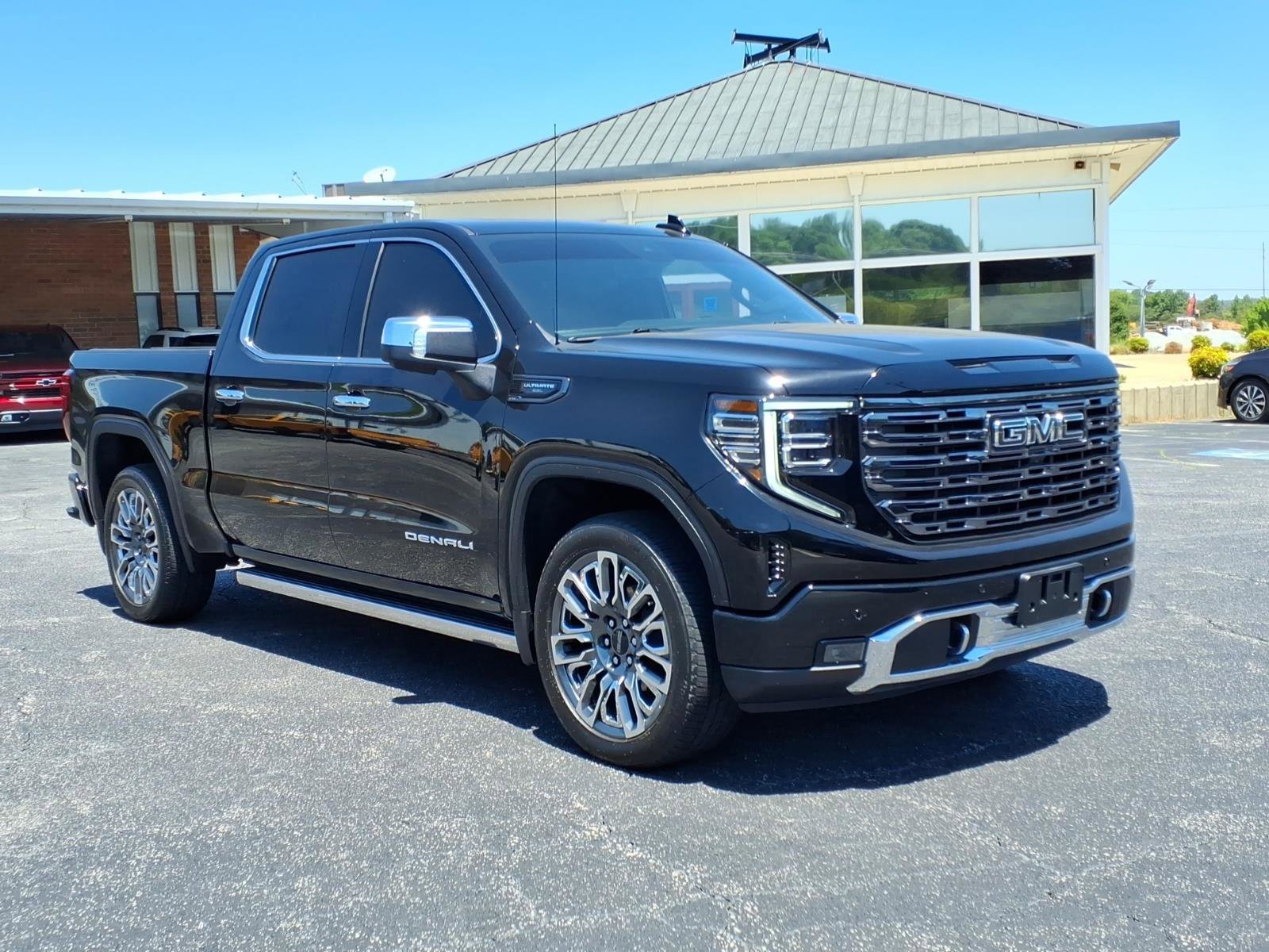 Used 2025 GMC Sierra 1500 Denali Ultimate AWD/4WD image 1