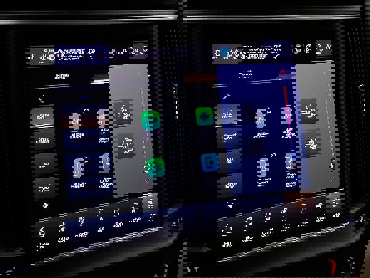 Used 2021 Maserati Levante S image 20