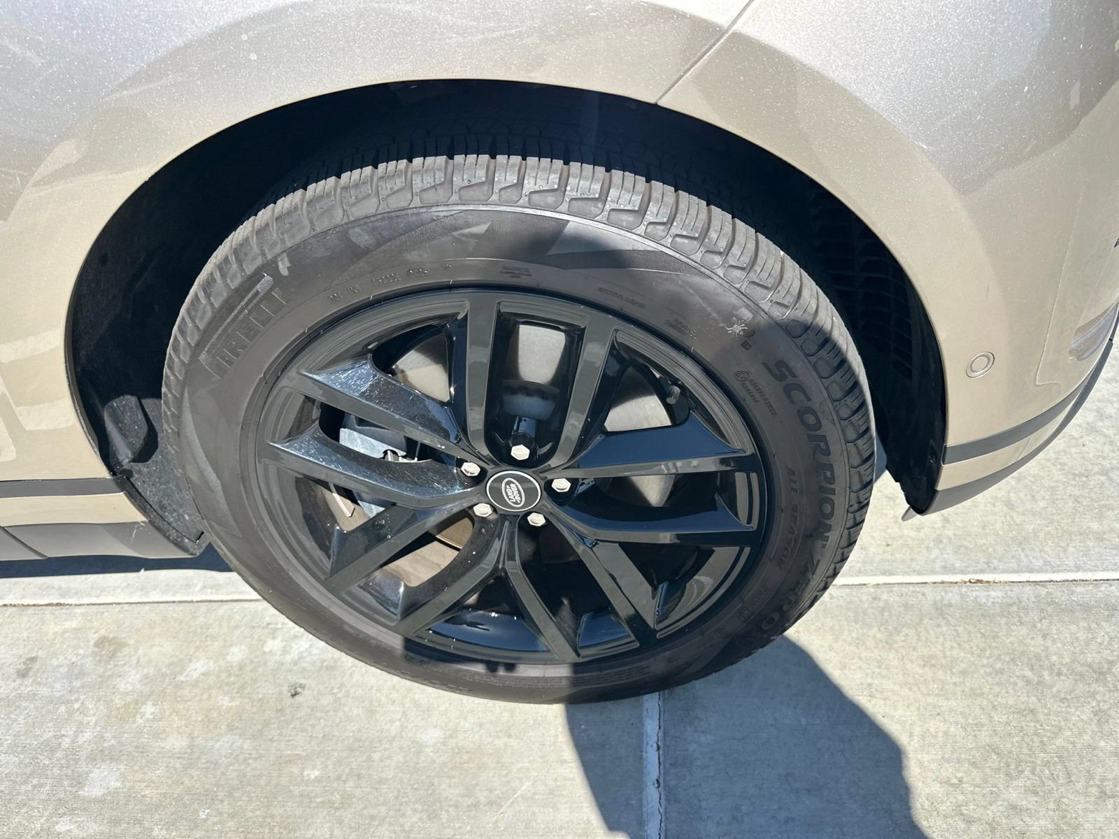 Used 2026 Land Rover Range Rover Velar S AWD/4WD image 12