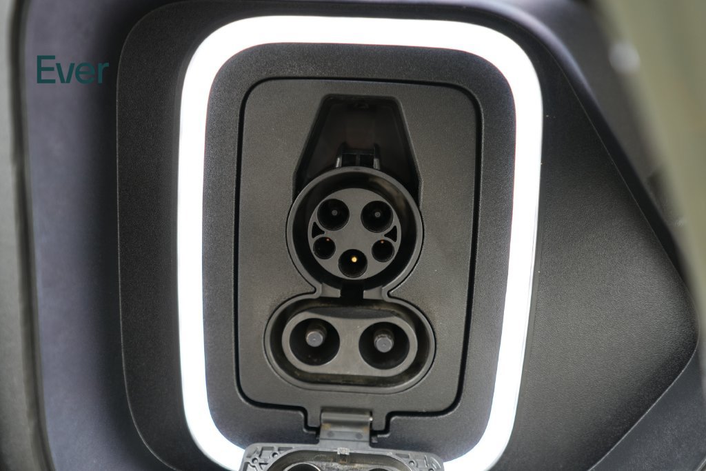 Used 2022 Rivian R1T Launch Edition AWD/4WD image 10