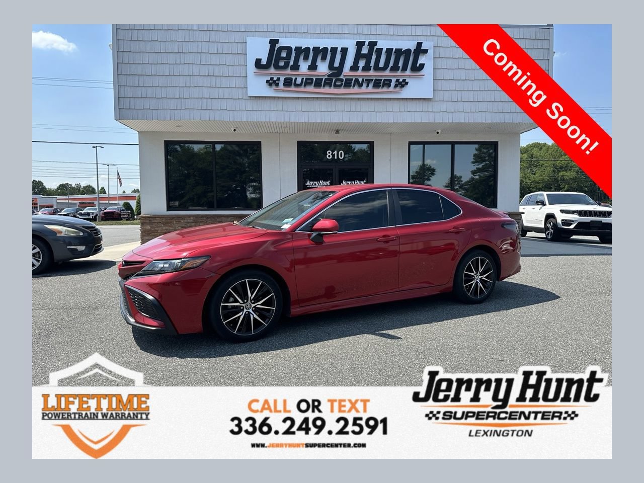 Used 2022 Toyota Camry SE FWD image 1