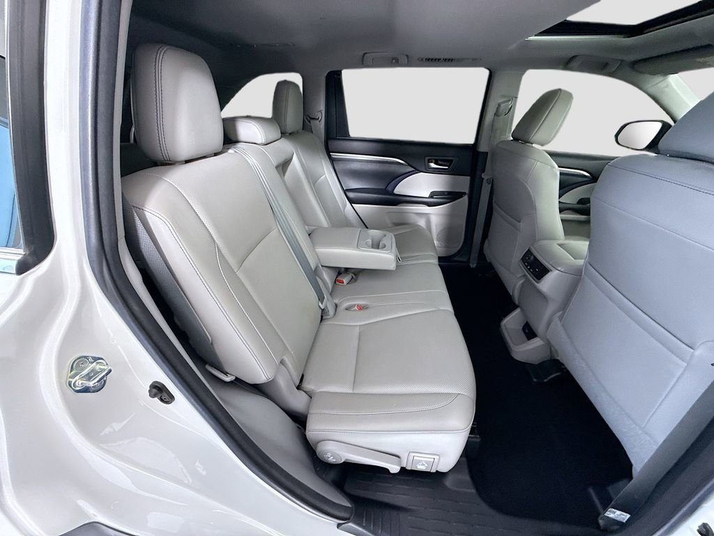 Used 2018 Toyota Highlander Limited FWD image 22