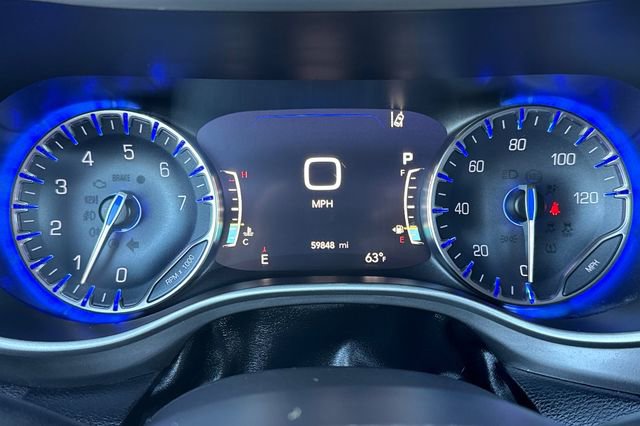 Used 2021 Chrysler Pacifica Touring-L FWD image 42