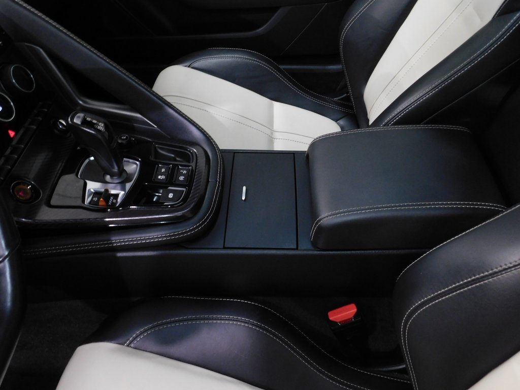 Used 2015 Jaguar F-TYPE R image 45