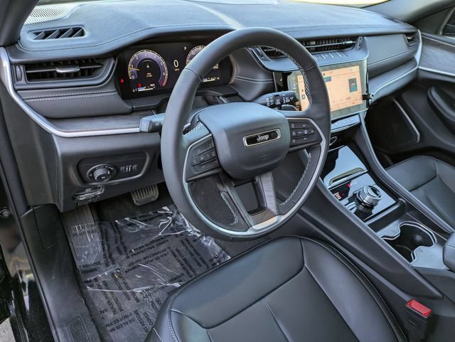New 2026 Jeep Grand Cherokee Limited w/ Limited Altitude Package AWD/4WD image 13