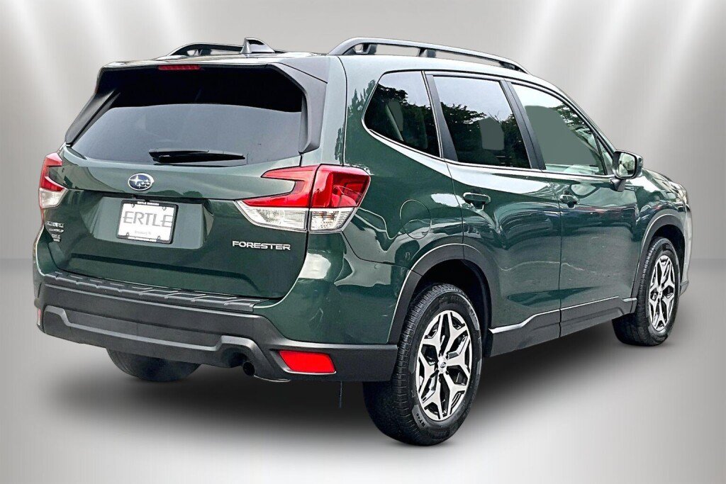 Certified 2024 Subaru Forester Premium AWD/4WD image 5