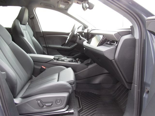 Used 2025 Audi Q6 e-tron Prestige AWD/4WD image 20