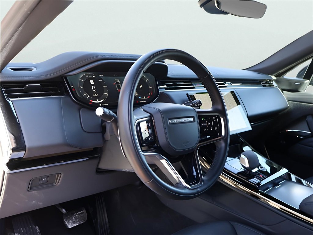 Used 2025 Land Rover Range Rover Sport SE image 18