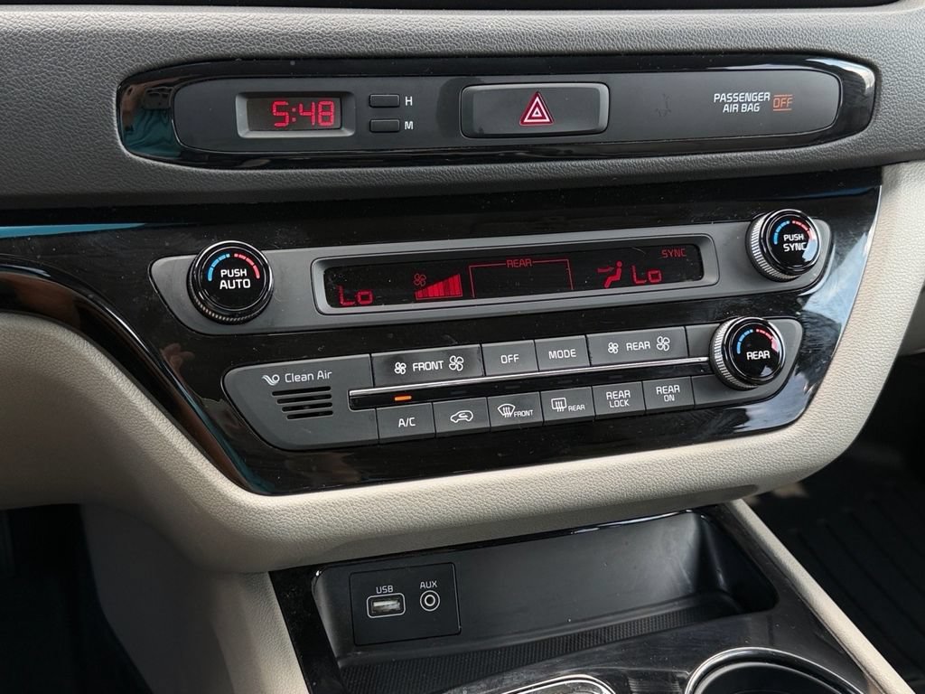 Used 2017 Kia Sedona EX FWD image 26