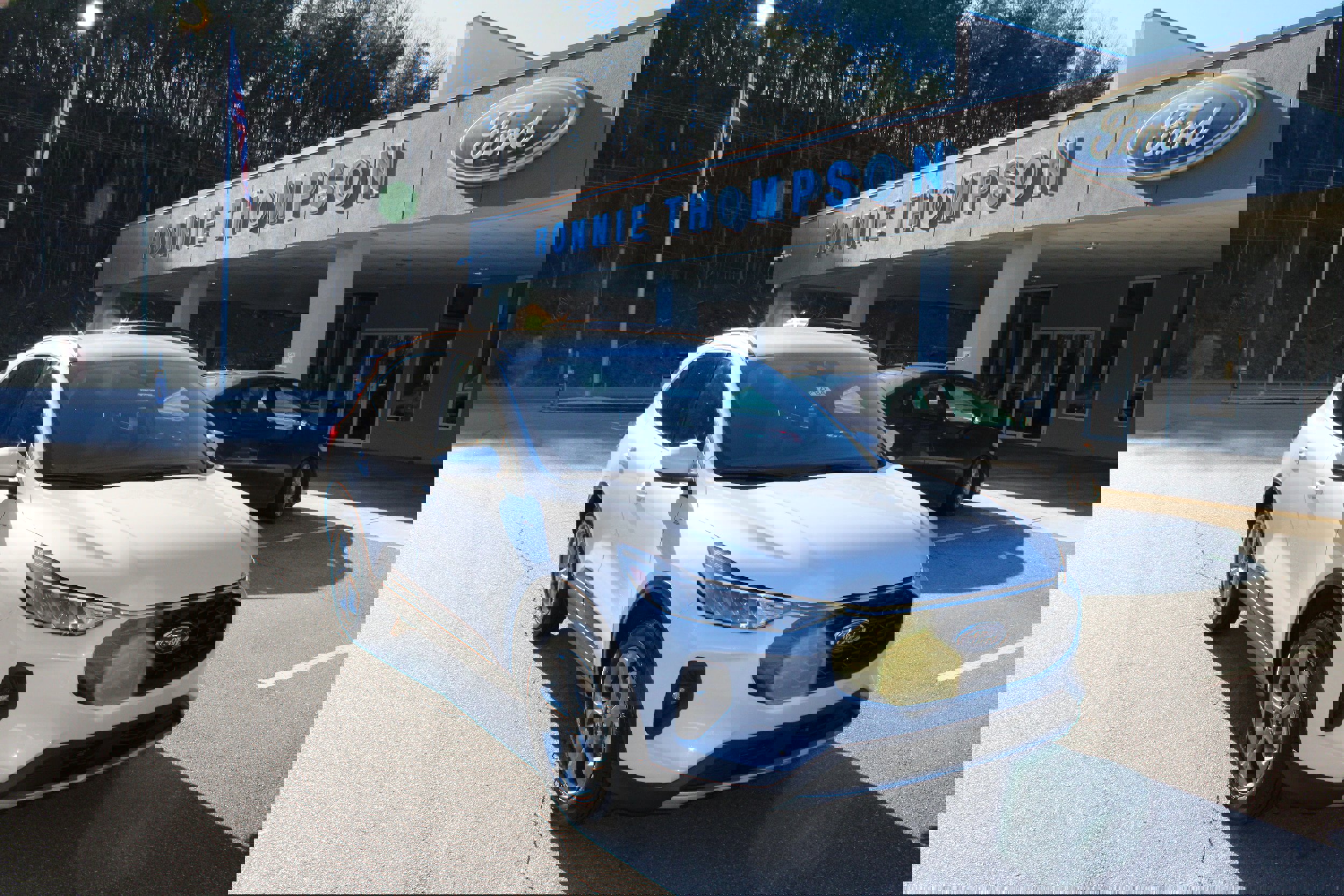 Used 2025 Ford Escape ST-Line Elite w/ Class II Trailer Tow Package image 1