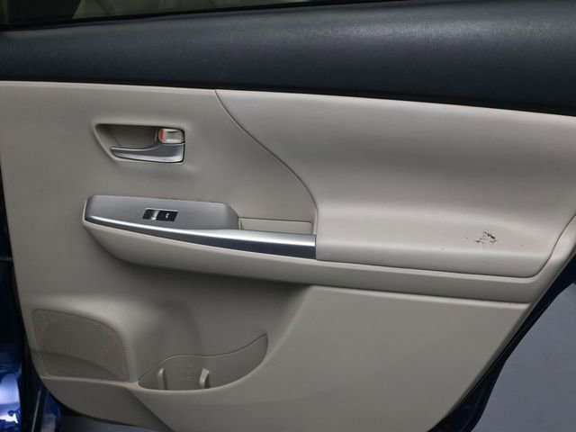 Used 2012 Toyota Prius V Five image 28