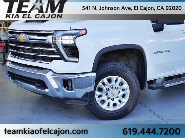 Used 2024 Chevrolet Silverado 2500 LTZ image 3