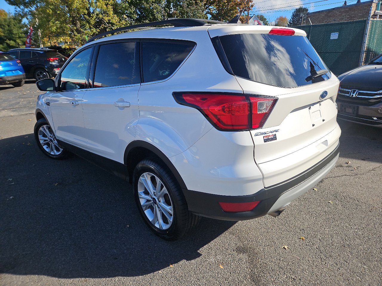 Used 2019 Ford Escape SEL image 5