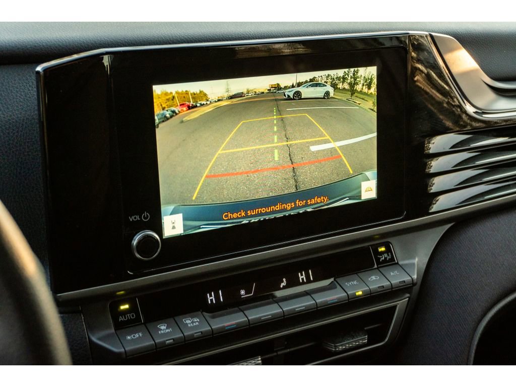 Used 2025 Toyota Camry LE image 21