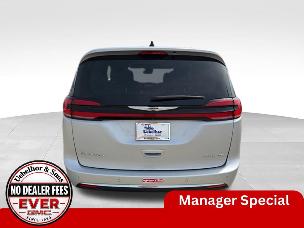 Used 2024 Chrysler Pacifica Limited FWD image 9