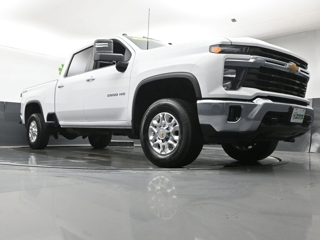 Used 2024 Chevrolet Silverado 3500 LT w/ Convenience Package image 22