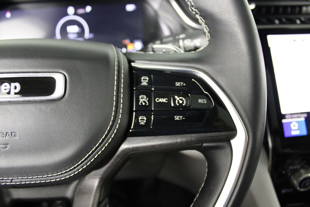 Used 2022 Jeep Grand Cherokee L Overland w/ MOPAR Finishing Package image 30