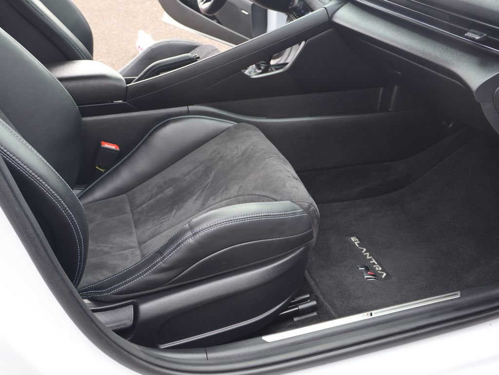 Used 2025 Hyundai Elantra N image 31