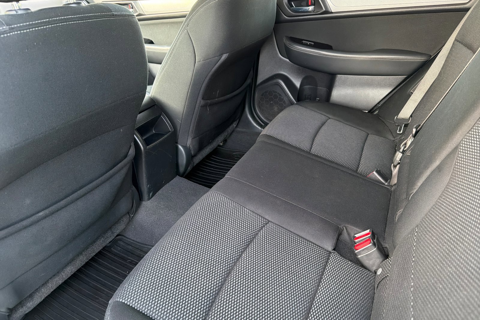 Used 2016 Subaru Outback 2.5i Premium w/ Popular Package #2 image 12