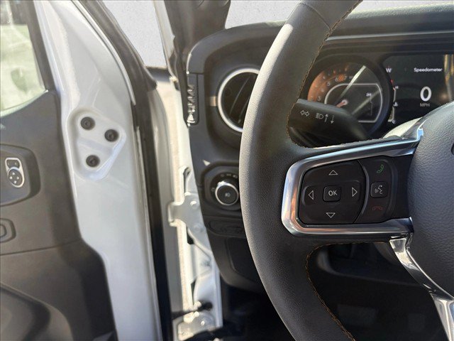 Used 2024 Jeep Wrangler Unlimited Sahara w/ Technology Group AWD/4WD image 18