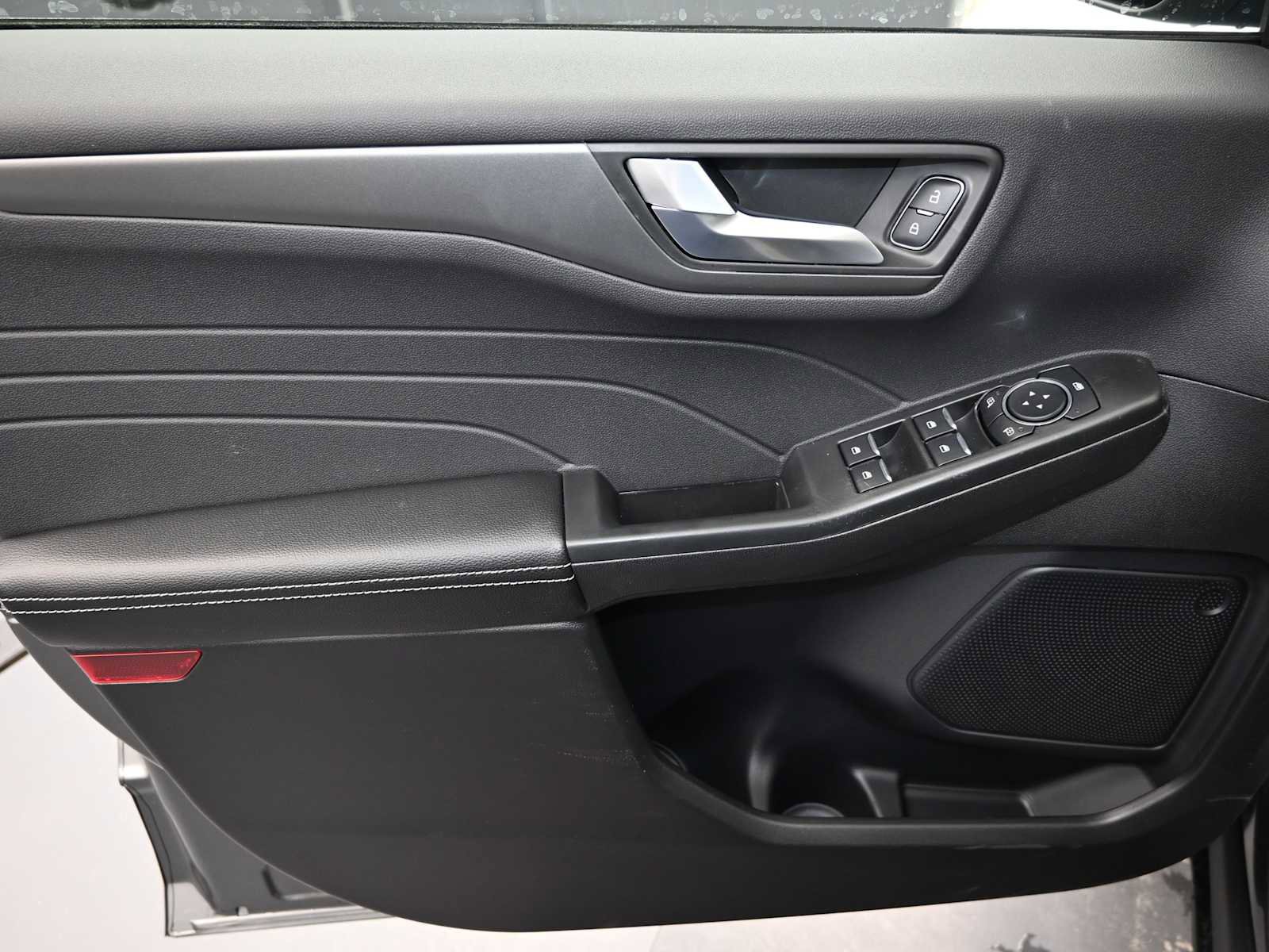 New 2025 Ford Escape SE image 11