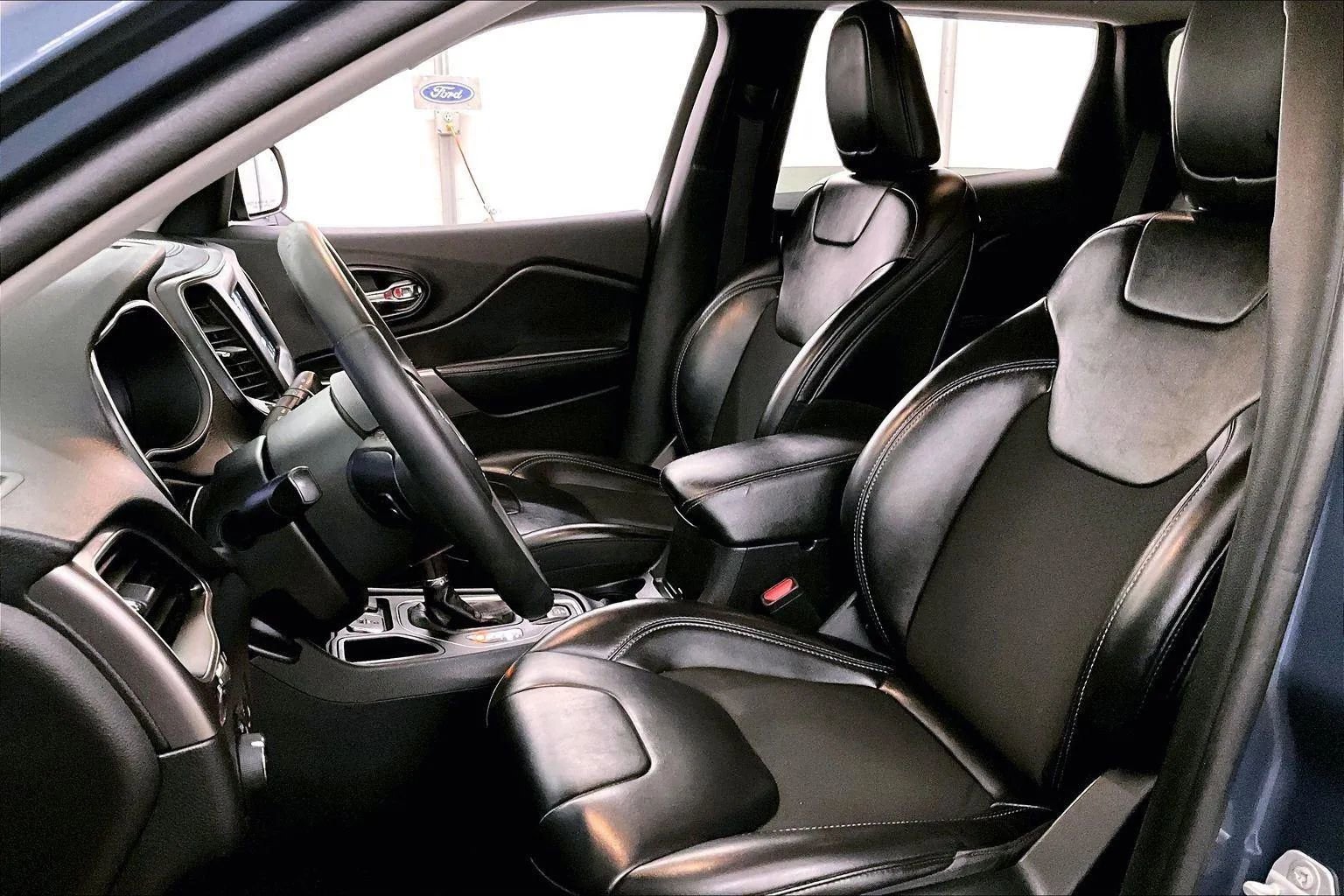 Used 2020 Jeep Cherokee Latitude Plus image 24