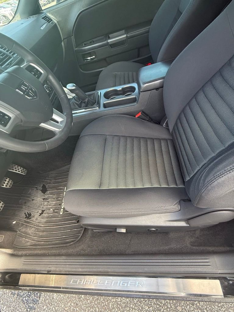 Used 2014 Dodge Challenger R/T RWD image 17