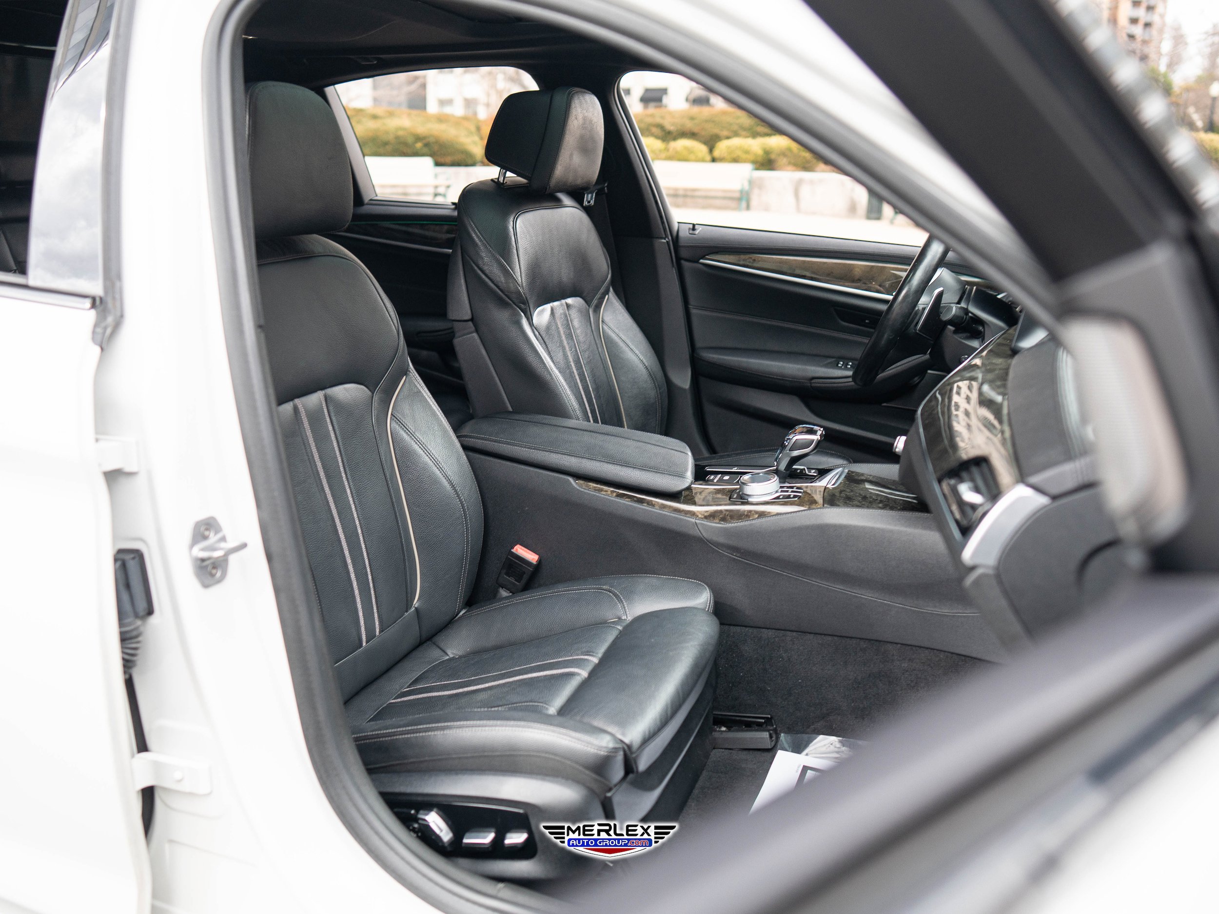 Used 2018 BMW 540i xDrive w/ M Sport Package image 17