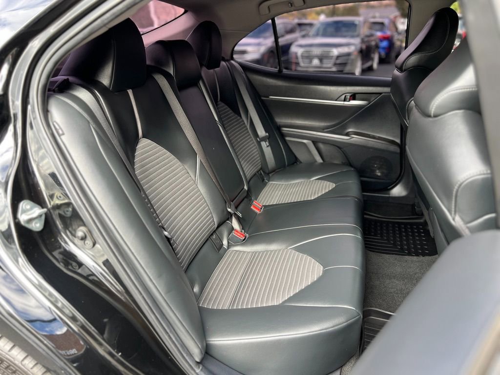 Used 2021 Toyota Camry SE image 25