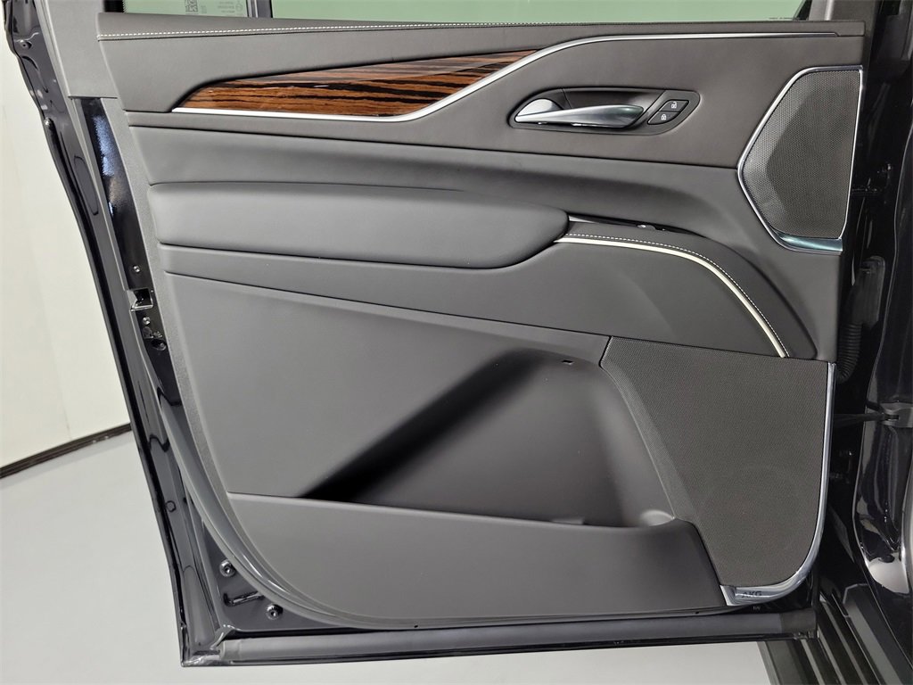 Certified 2023 Cadillac Escalade ESV Premium Luxury image 14