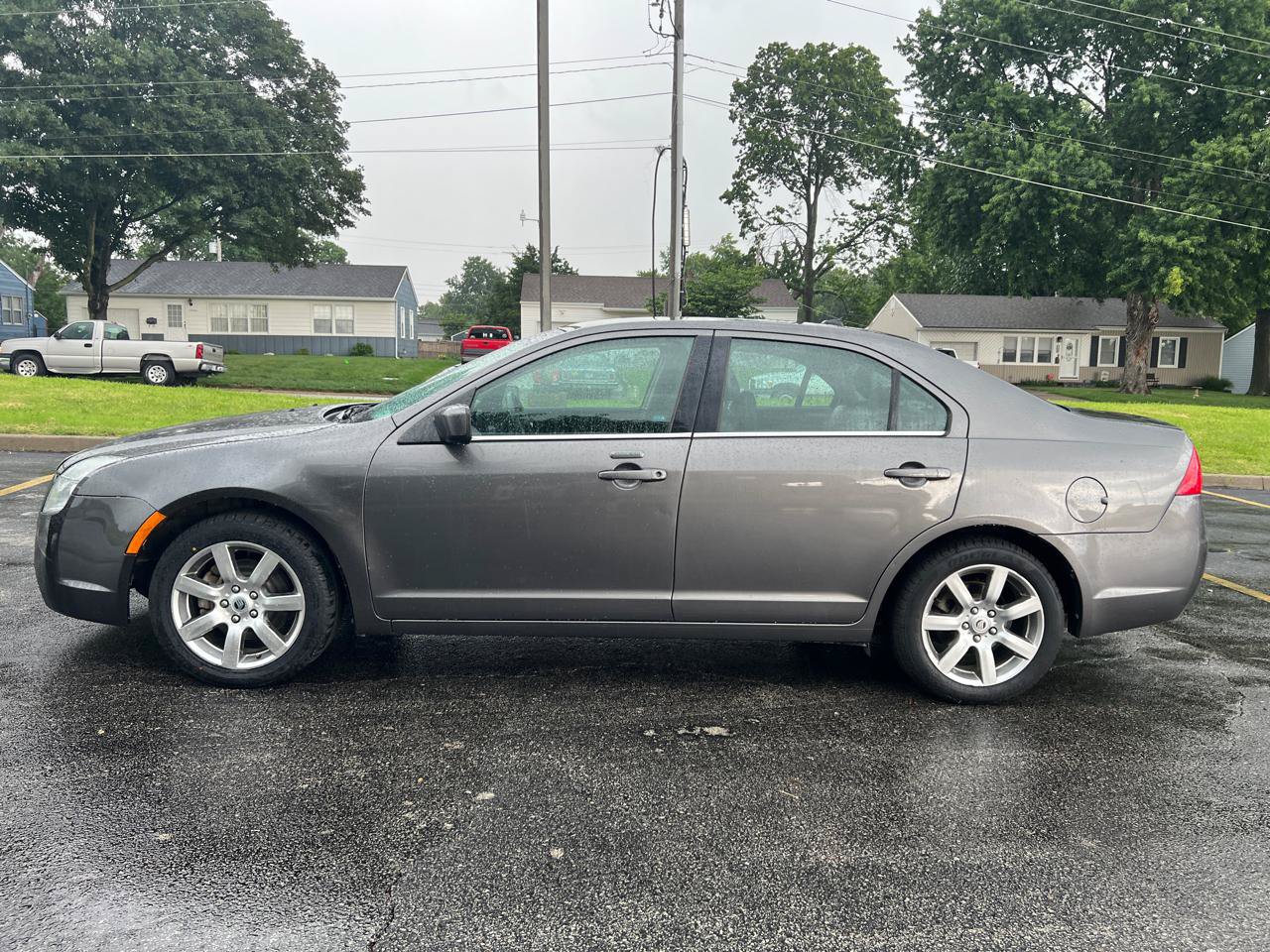 Used 2011 Mercury Milan Premier FWD image 2