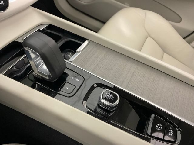 Used 2023 Volvo XC60 B5 Plus w/ Climate Package AWD/4WD image 24