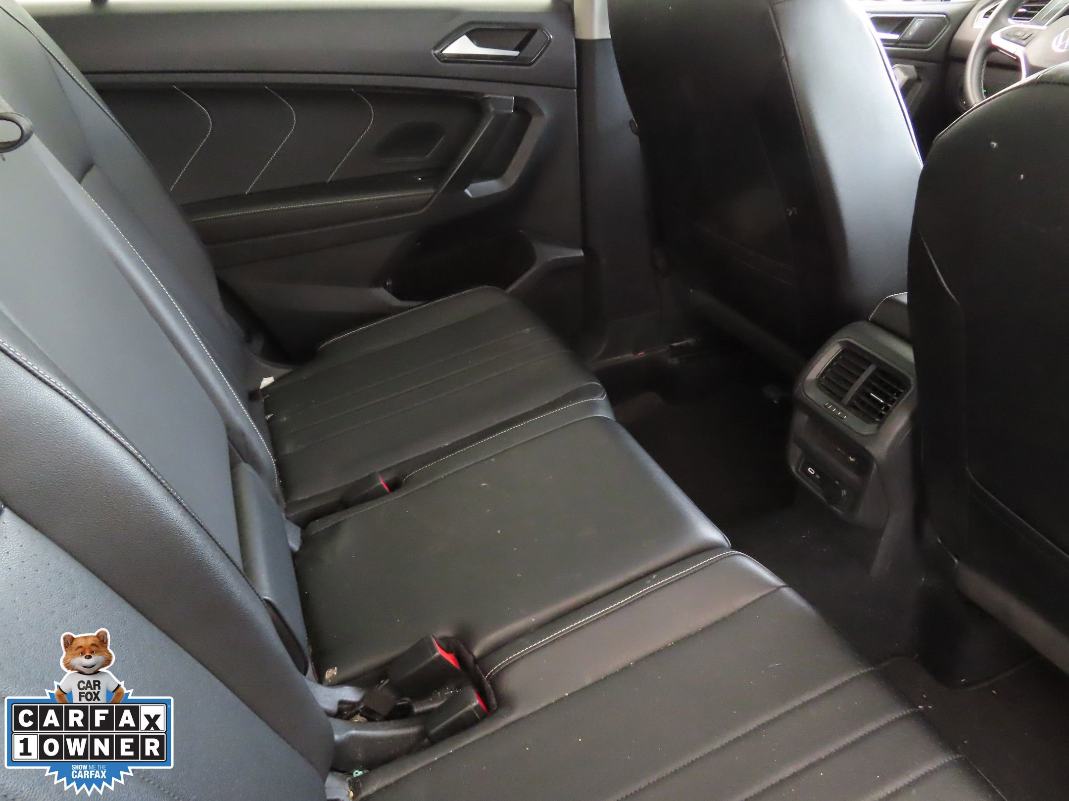 Used 2022 Volkswagen Tiguan SE w/ Panoramic Sunroof Package FWD image 23