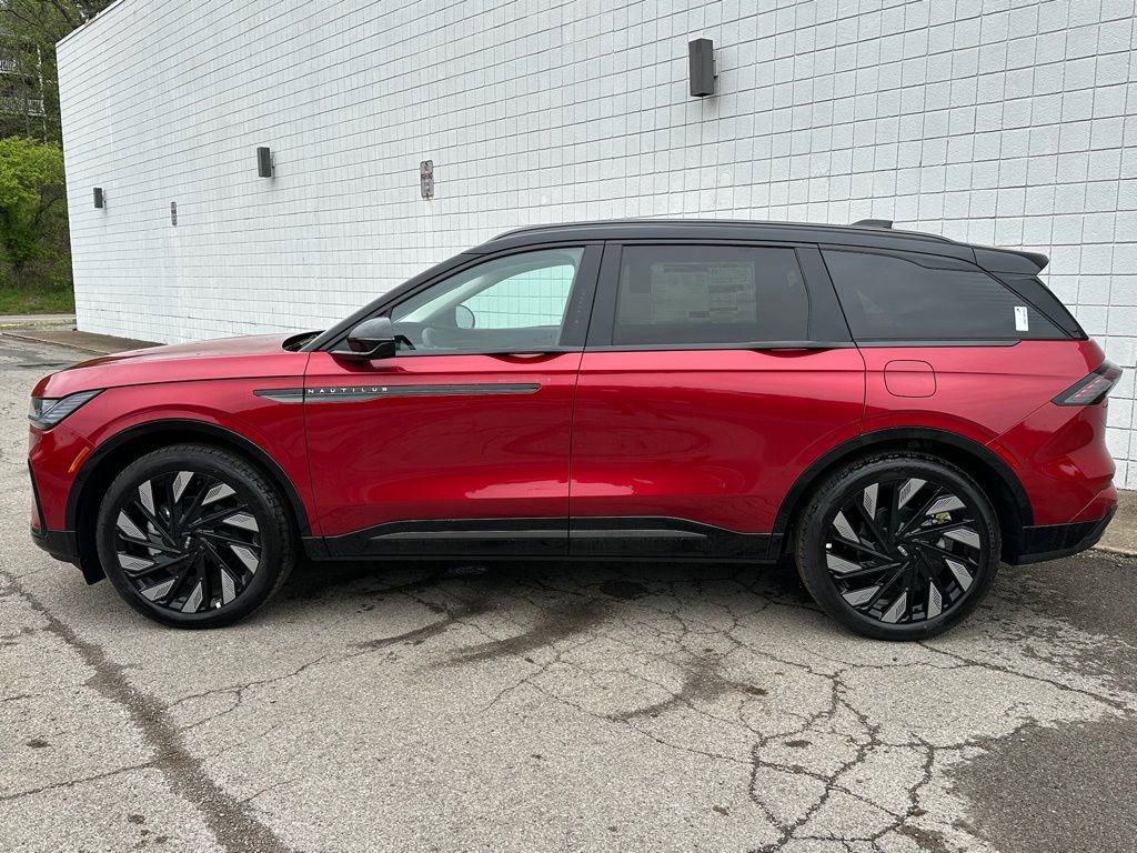 New 2026 Lincoln Nautilus Reserve w/ Jet Appearance Package AWD/4WD image 2