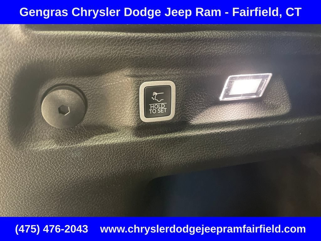 Certified 2025 Jeep Grand Cherokee L Altitude AWD/4WD image 32