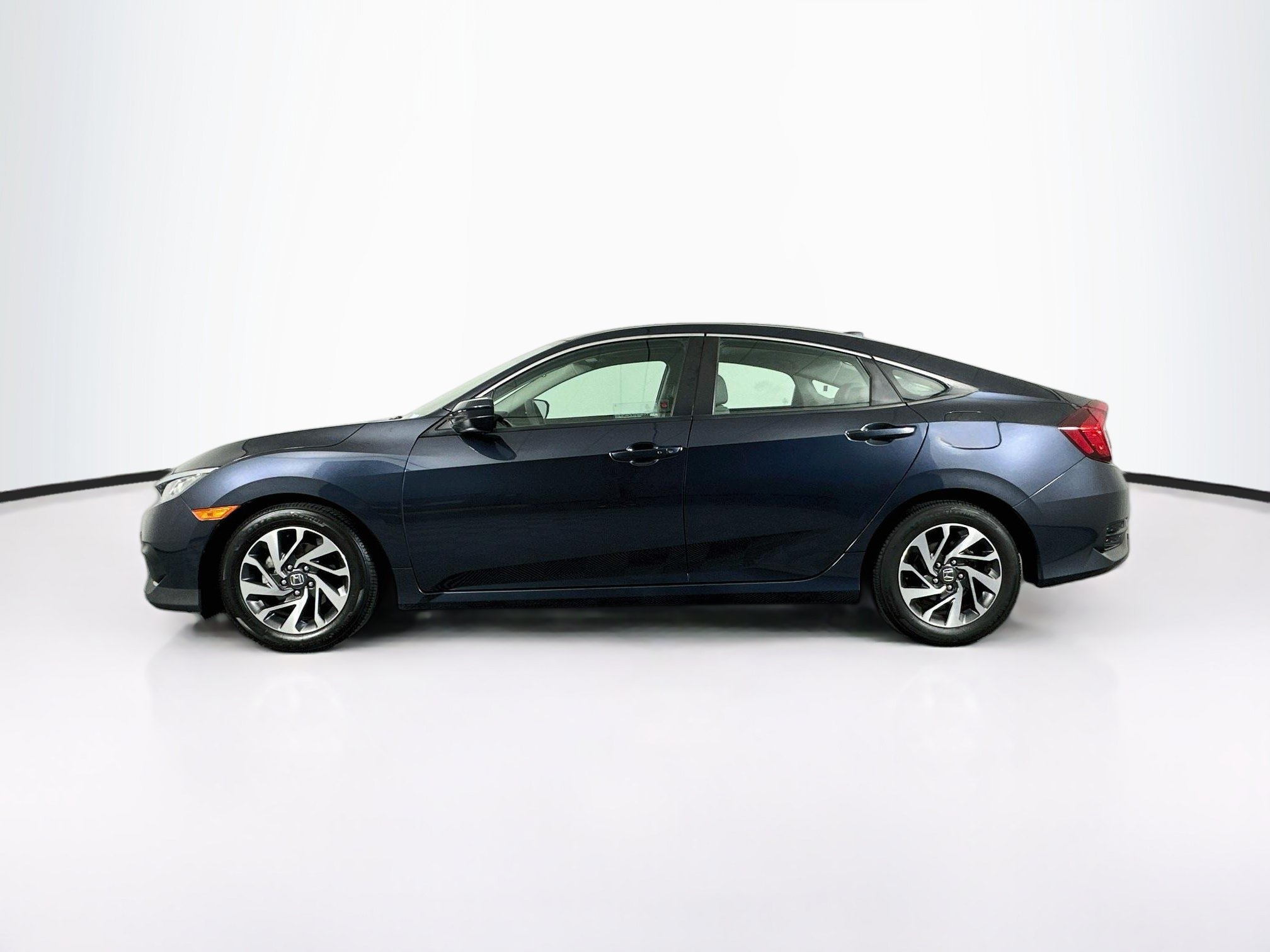 Used 2018 Honda Civic EX image 4