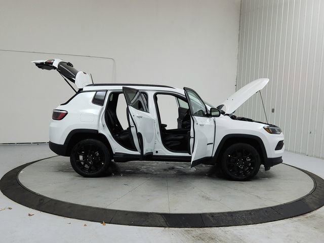 New 2026 Jeep Compass Latitude image 16