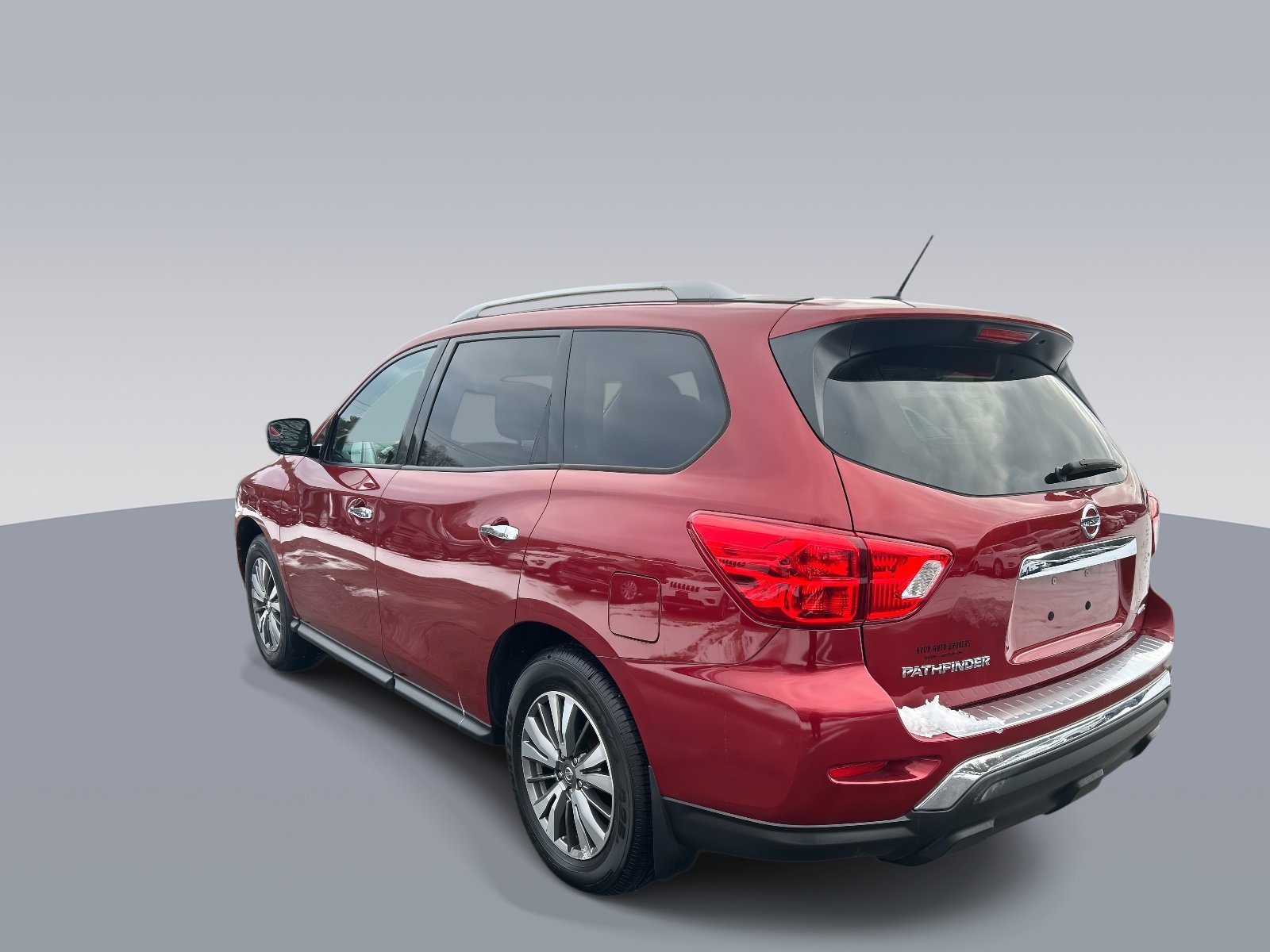 Used 2017 Nissan Pathfinder S image 5