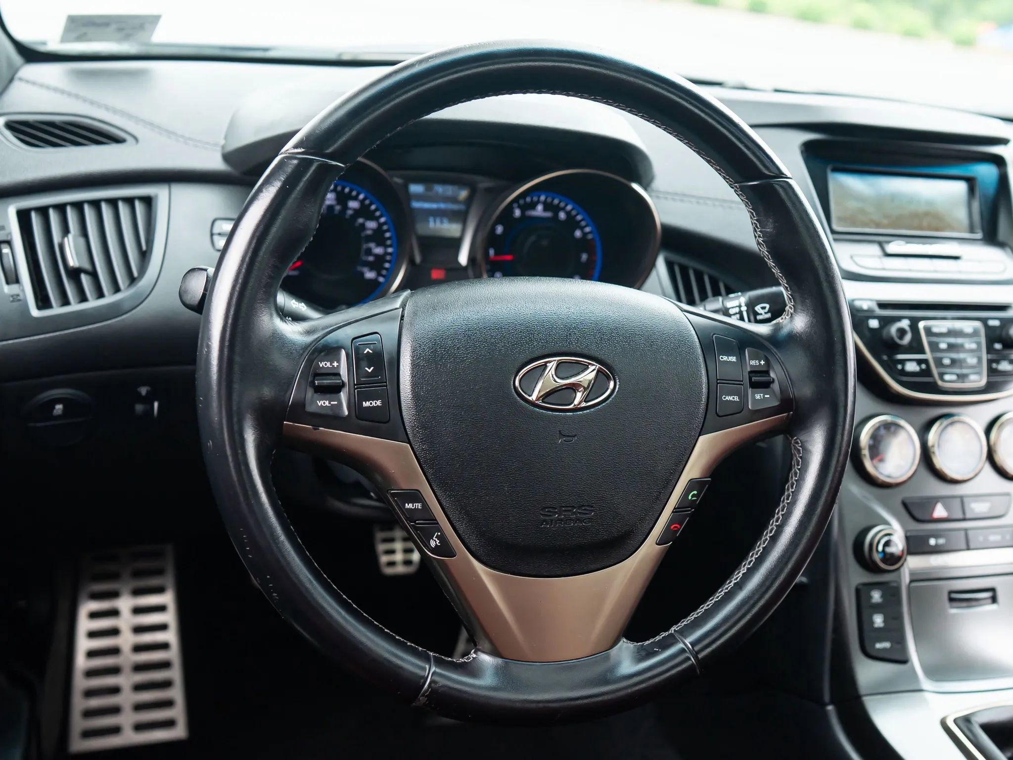 Used 2013 Hyundai Genesis 2.0T RWD image 24
