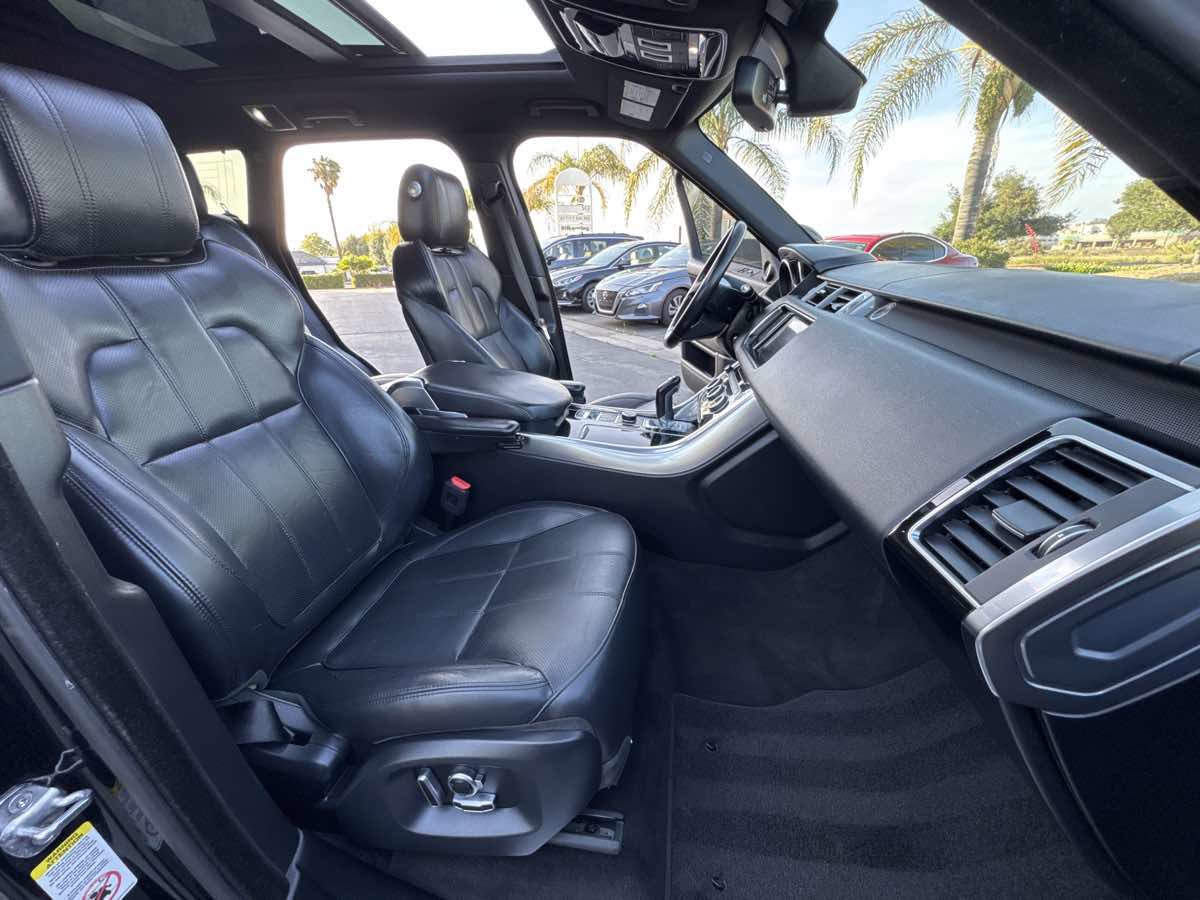 Used 2016 Land Rover Range Rover Sport HSE image 22