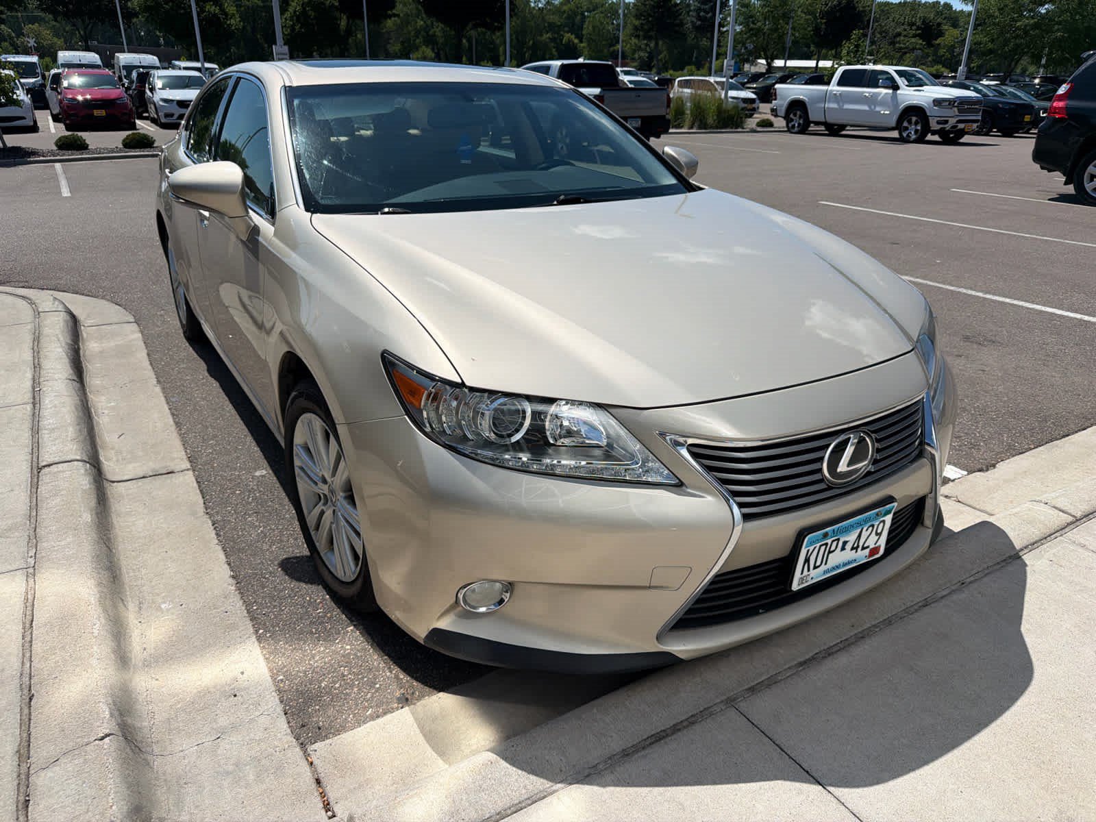 Used 2015 Lexus ES 350 w/ Premium Package FWD image 2