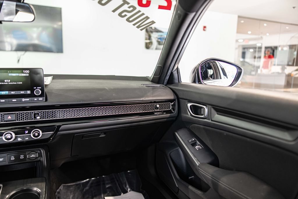 Used 2025 Honda Civic Sport image 35