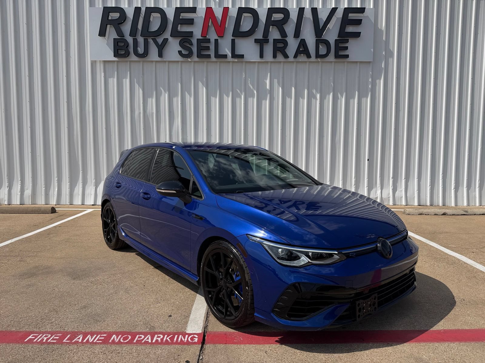 Used 2023 Volkswagen Golf 20th Anniversary Edition AWD/4WD image 9