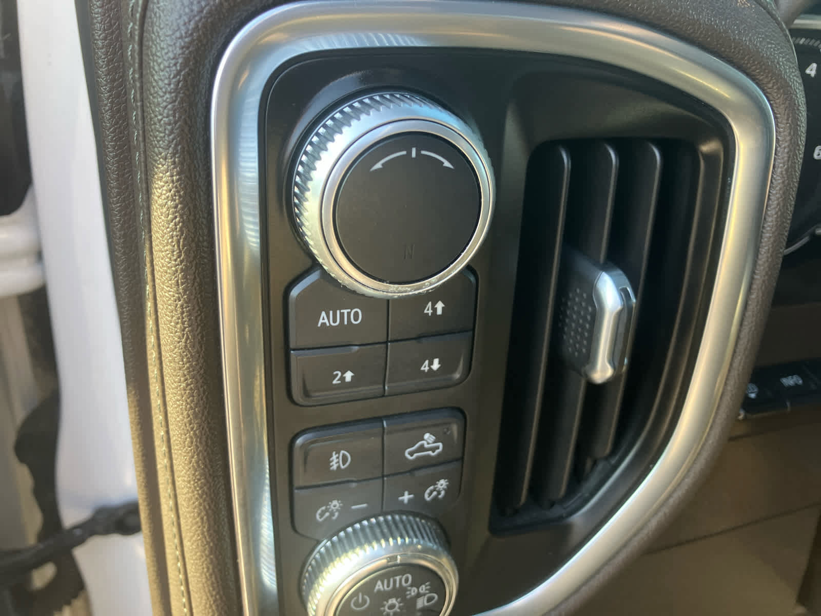 Used 2019 GMC Sierra 1500 Denali w/ Denali Ultimate Package AWD/4WD image 13