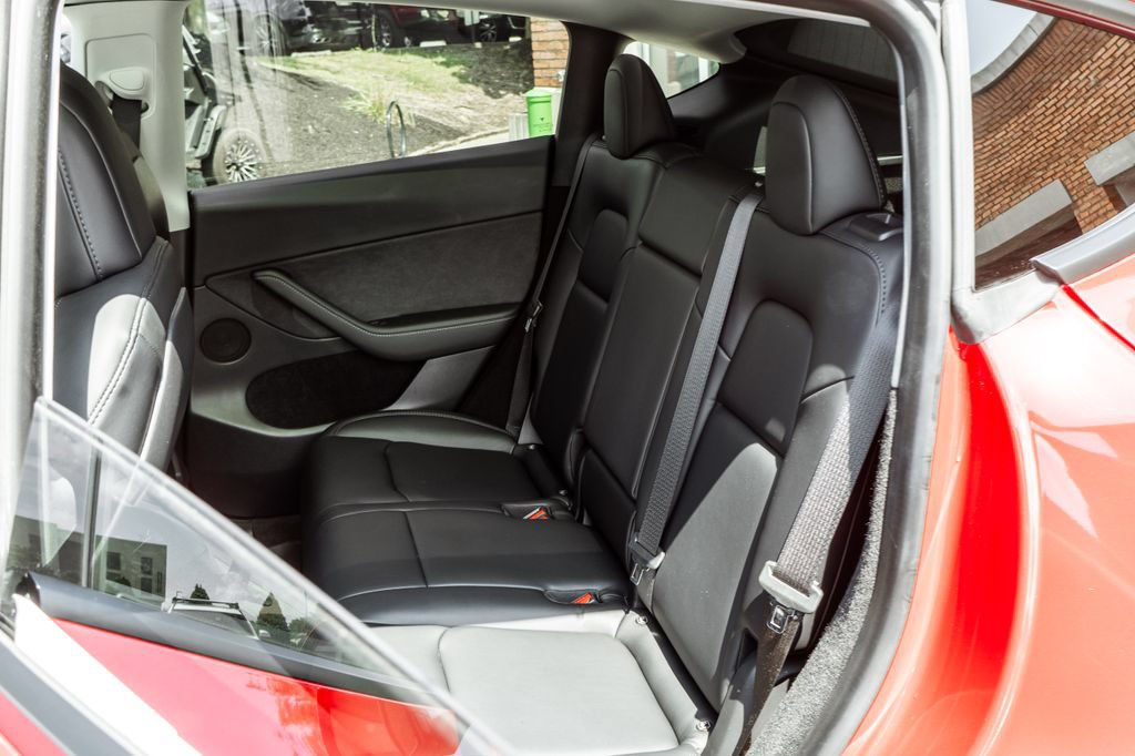 Used 2023 Tesla Model Y Long Range AWD/4WD image 23
