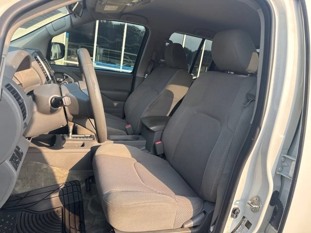 Used 2018 Nissan Frontier SV RWD image 17