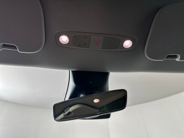 Used 2022 Tesla Model Y Long Range image 25
