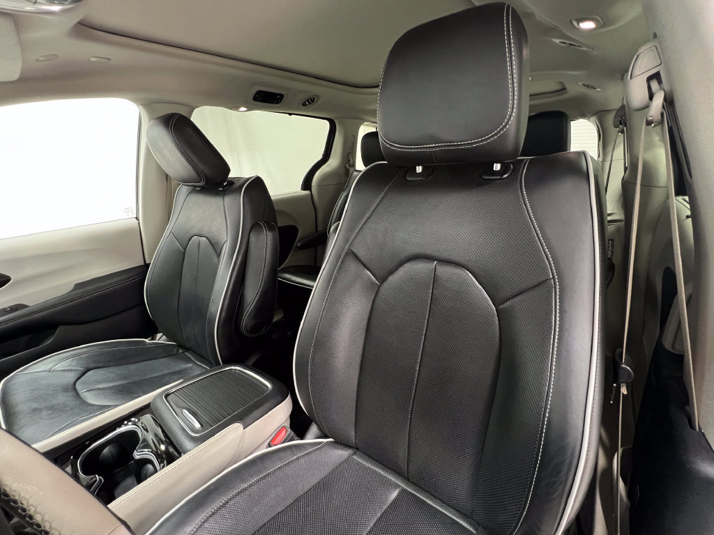 Used 2021 Chrysler Pacifica Limited FWD image 15