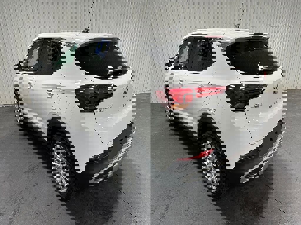 Used 2024 Buick Encore GX Preferred image 3